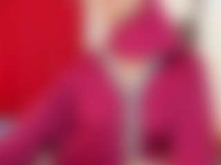 Live cam show with AishaAmin - Average on TeamSkeetLive