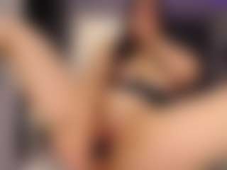 Live cam show with Carolina - Tease Brown Hair on Camsoda