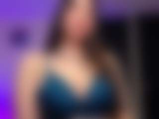 Live cam show with Carolina - Public on instabang