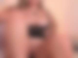 Live cam show with NINA - Fingering Young Adult on SquirtSoMuch
