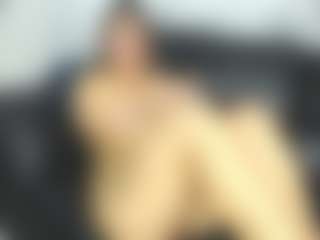 Live cam show with Christtydiaz - Green Eyes on live18s.com