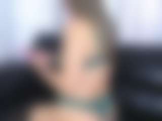 Live cam show with Christtydiaz - Green Eyes on livesuperchat.net