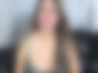 Live cam show with Christtydiaz - Green Eyes on googirlz