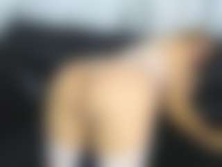 Live cam show with Christtydiaz - Blonde Hair Middle Aged on Streamer API