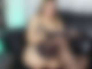 Christtydiaz MILF webcam performer live streaming