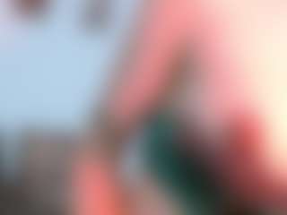 Live cam show with LauryMoons - Horny on sexytreat.net