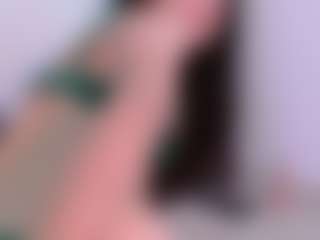 Live cam show with LauryMoons - Facial Piercings on sexylivex.com