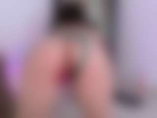 Live cam show with LauryMoons - Fuck on fapnchat