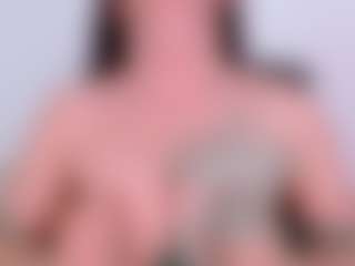 Live cam show with LauryMoons - Oil on sexylivex.com
