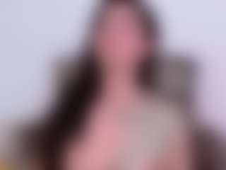 Live cam show with LauryMoons - Bedroom on luckytryst.com