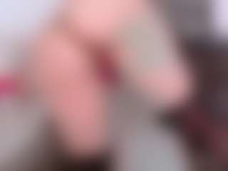 Live cam show with LauryMoons - Oil on Camsoda
