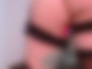 LauryMoons's Live Sex Cam Show