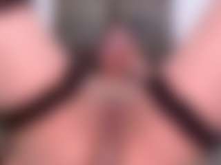 LauryMoons's Live Sex Cam Show