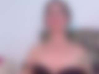 Live cam show with LauryMoons - Thong on livesuperchat.net