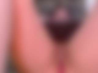 LauryMoons's Live Sex Cam Show