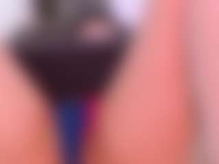 LauryMoons's Live Sex Cam Show