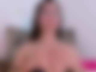 Live cam show with LauryMoons - Smoke on xheatlive.com
