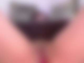 LauryMoons's Live Sex Cam Show
