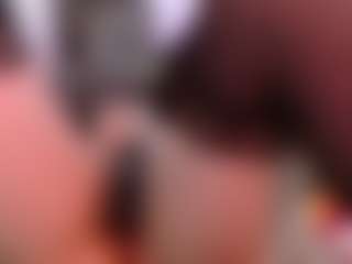 Live cam show with LauryMoons - Shaved Pussy on madthumbs