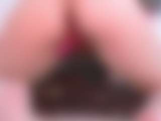 Live cam show with LauryMoons - Shaved on Camsoda