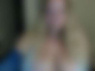 Live cam show with Beauty4AGent - Blonde Hair MILF on Camsoda