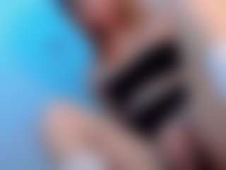 Live cam show with ChanellCastilla - Fetish on Latina Girls