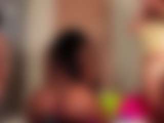 Live cam show with gretta-love - Body Massage on CamwithHer