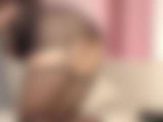 Live cam show with Varenka-ivanova - Athletic Public on Camsoda