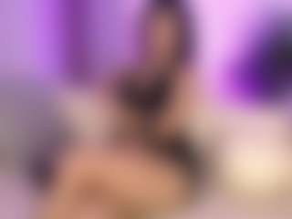 Live cam show with Varenka-ivanova - Skinny MILF on livesuperchat.net