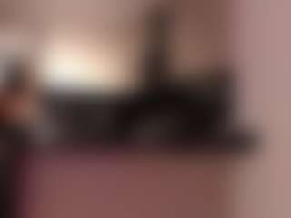 Live cam show with Varenka-ivanova - Glasses on SquirtSoMuch