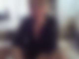 Live cam show with DesireChristy - Mature on live18s.com