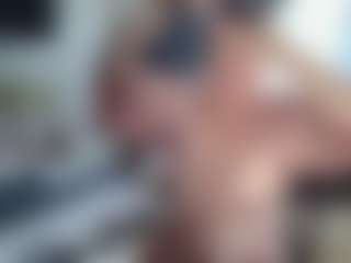 Live cam show with DesireChristy - Shaved Pussy on Camsoda