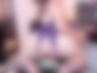 Live cam show with katherina-diaz - Bedroom on milfzrlive.com