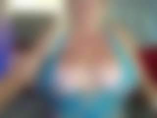 Angel 34G Natural's Live Sex Cam Show