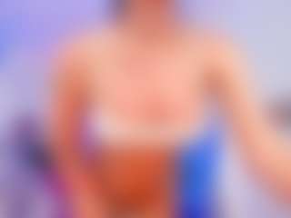 Live cam show with honey-flawless - Average on AdultVida.com