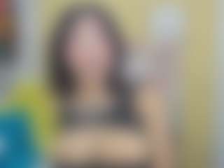 Hugekira's Live Sex Cam Show