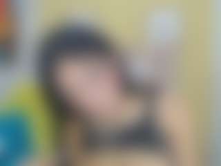 Hugekira's Live Sex Cam Show