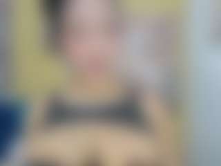 Hugekira's Live Sex Cam Show