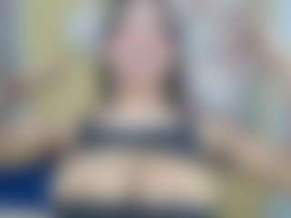 Hugekira's Live Sex Cam Show