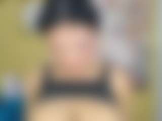 Hugekira's Live Sex Cam Show