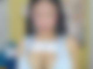 Hugekira's Live Sex Cam Show