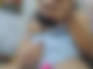 Hugekira's Live Sex Cam Show
