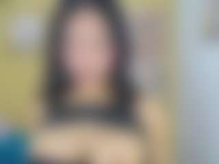 Hugekira's Live Sex Cam Show