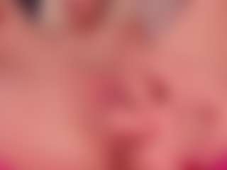 Live cam show with KhloeCutee - Small Ass on Camsoda