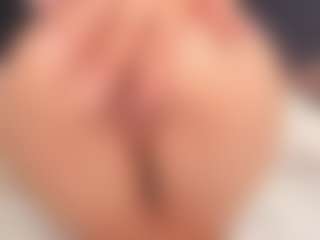 Live cam show with KhloeCutee - Small Ass on Camsoda