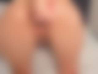 Live cam show with KhloeCutee - Small Ass on Camsoda