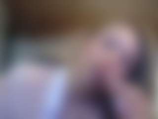 Rubii-sweett MILF webcam performer live streaming