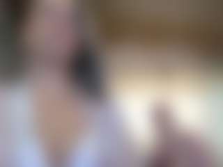 Rubii-sweett MILF webcam performer live streaming