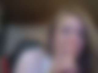 Rubii-sweett MILF webcam performer live streaming