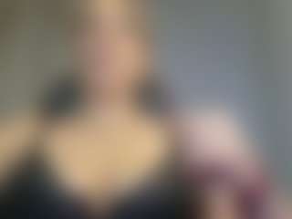Live cam show with Rubii-sweett - Deepthroat on luckytryst.com